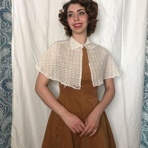 1950s White Lace Capelet